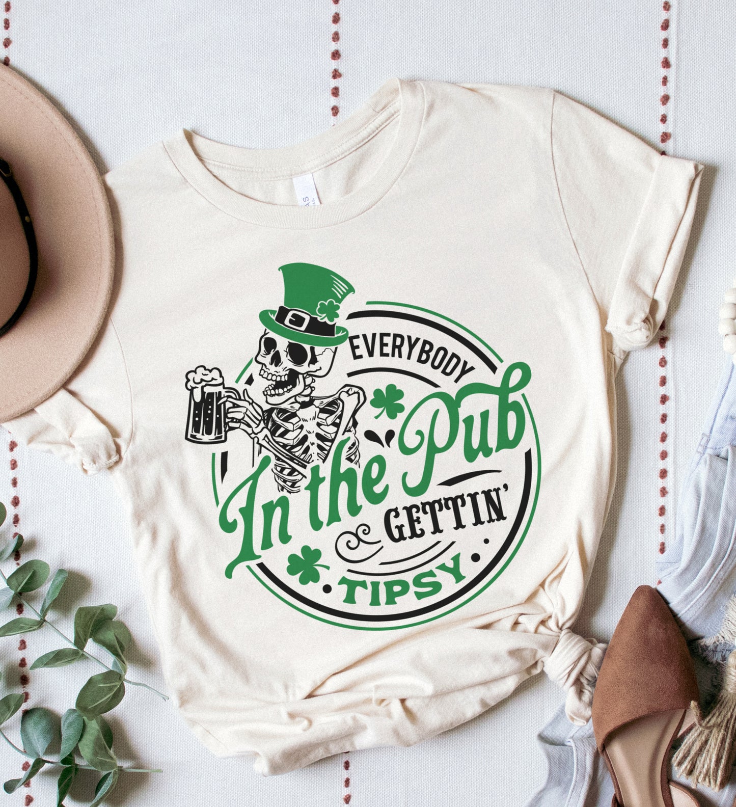 Saint Patrick's T-Shirt Everybody In the Pub Gettin Tipsy T-Shirt Leprechaun Day Tshirt St Pattys Tee Soft Print Shirt Funny Sarcastic T-Shirt Sublimation Print Tshirt